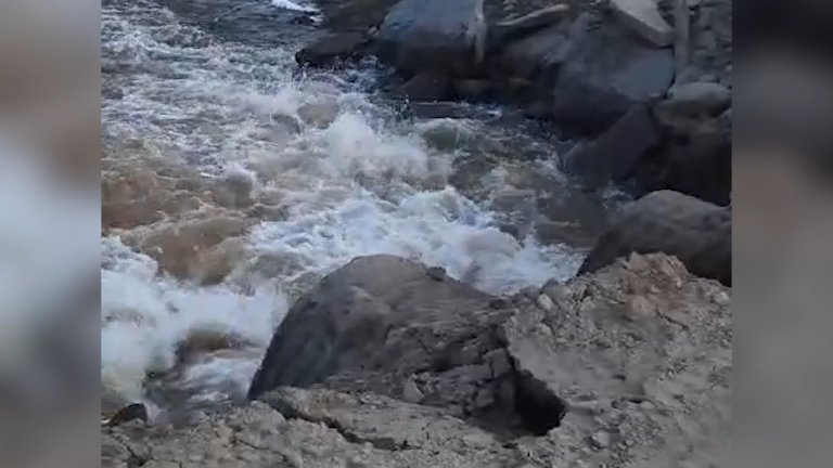 Из-за подъёма уровня реки частично ограничено движение по дороге Бодайбо - Кропоткин